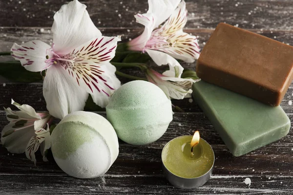 Composición SPA con bombas de baño — Foto de Stock