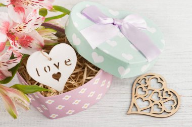 Pembe lilly flower, hediye kutusu