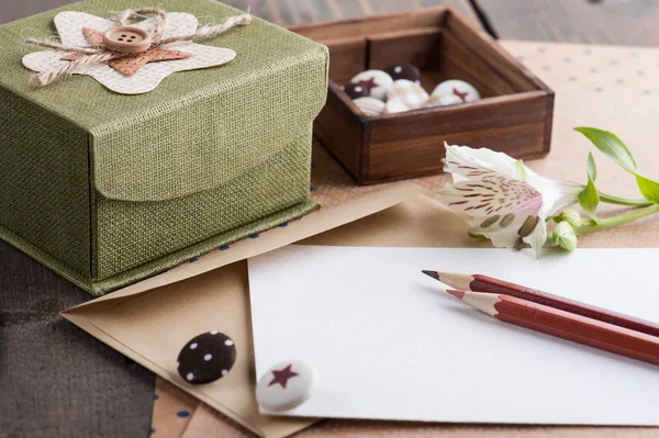 Colour pencils and blank card — Stock Photo, Image