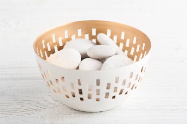 Çakıl taşları ile Spa kompozisyon