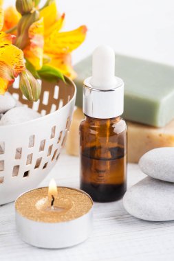 Uçucu yağ ile Spa kompozisyon