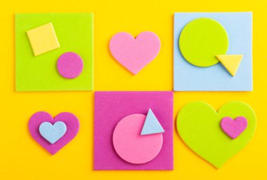 Renkli geometrik şekiller