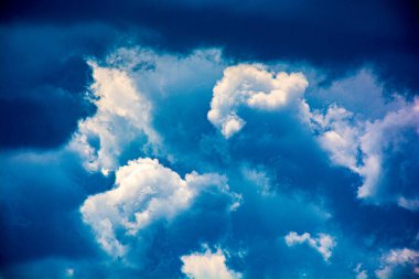 bahar bulutlu gökyüzü arkaplanı