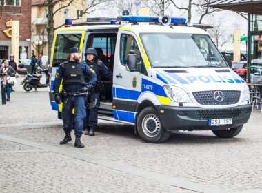Nisan 2017 'de İsveç' in başkenti Stockholm 'de, Rakhmat Akilov' un çalıntı bir kamyonla yaya bölgesinde yayaları katlettiği terör saldırısı. Stockholm şehri günün geri kalanında kapatıldı ve hiçbir yerel taşıma aracı çalışmıyordu..