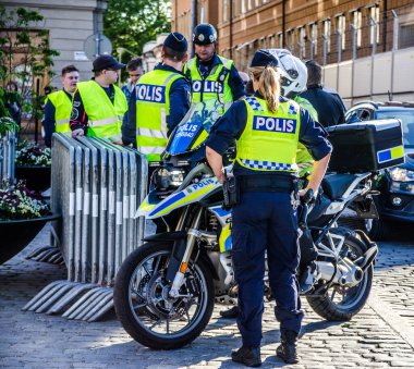 Stockholm, İsveç 'te bir grup polis memuru