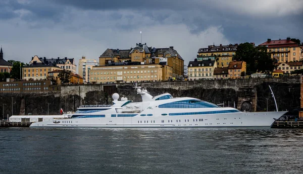 YAS, sultanın yatı. Burada Stockholm, İsveç 'te görülüyor..