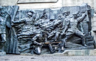 Ukrayna savaş müzesi Kiev, Ukrayna 'da. Nazilerle savaş hakkında tarihi olan kapalı ve açık hava müzesi. Sovyet savaş araçları ve uçaklarıyla tamamlanmış. Bölgenin dört bir yanında büyük anıtlar var..