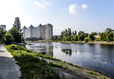 Kiev, Ukrayna 'daki Kanal' da tahta kaldırım