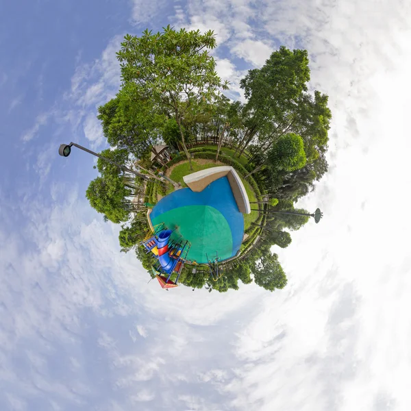 Круговая панорама игровой площадки — стоковое фото