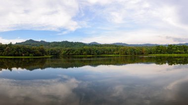 Lake görünümü park Panoraması