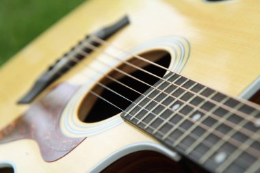 Seçici odak, akustik gitar