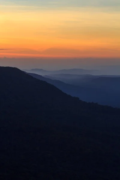 Alba in montagna — Foto Stock