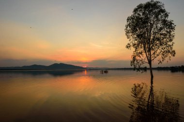 Dağda gün batımı 