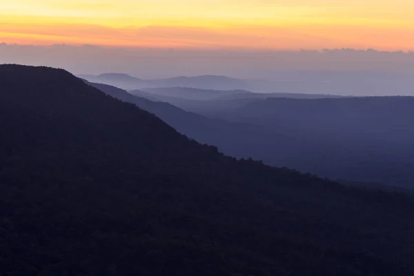 Lever de soleil à la montagne — Photo