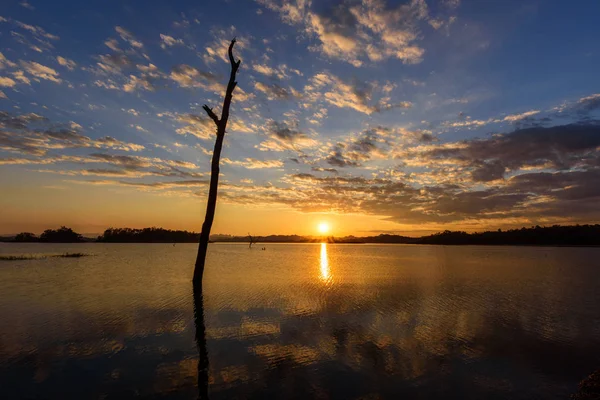 Sunset at the lake — Stock Photo, Image