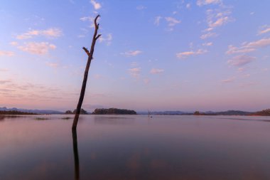 Göl Manzaralı sabah zamanında