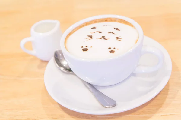 Café chaud sur la table — Photo