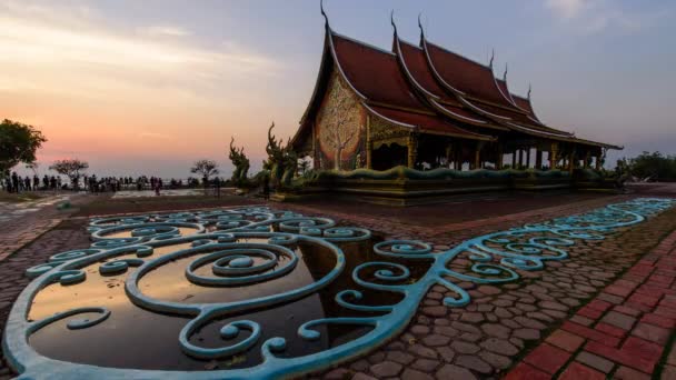 Idő telik el a Thai templom Watsirindhornwararam — Stock videók