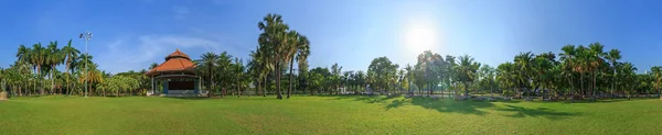 Panorama över offentlig park — Stockfoto