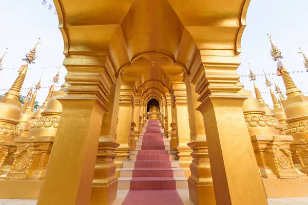 Goldene Pagode im Watpasawangbun-Tempel — Stockfoto