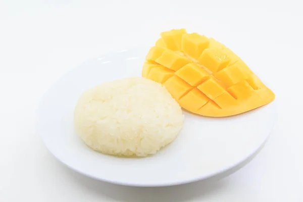 Postre tailandés mango sobre arroz pegajoso y leche de coco —  Fotos de Stock
