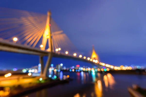 Blur szép nagy Bhumibol Bridge a háttérben — Stock Fotó