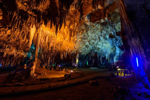 Stalactite stalactites with color lighting — Stock Photo, Image