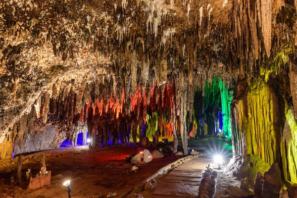 Stalactite stalactites with color lighting — Stock Photo, Image