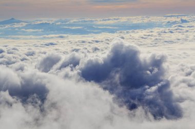 yüksek Dağı'nda sis deniz 