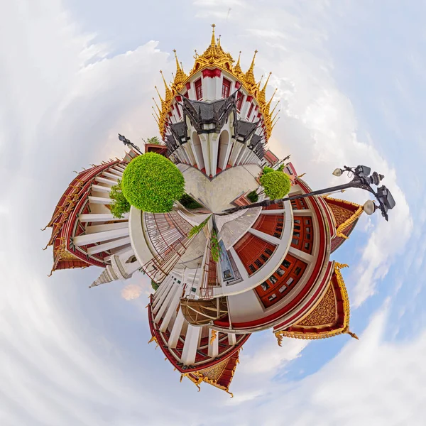 Wat Ratcha Nadda tapınağında 360 panorama Golden pagoda 