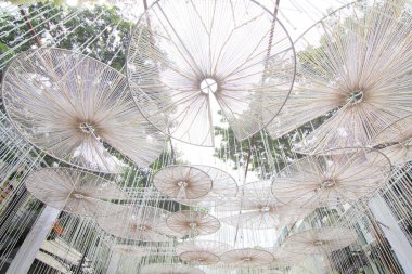 Thai Royal ölü yakma töreni Pak Klong çiçek pazarı, çiçek düzenleme tünelde