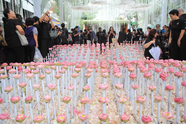Kwiat układ tunelu w Thai Royal ceremonii kremacji targ kwiatowy Pak Klong — Zdjęcie stockowe