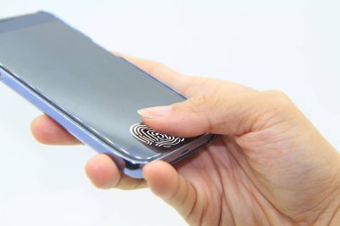 Mobil ekrandaki parmak izi tarayıcısı / akıllı telefon ekranındaki parmak izi tarayıcısı