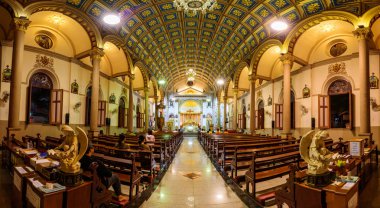 Bangkok, Tayland - 25 Ocak, 2018: iç Christ Church Santa Cruz Kilisesi