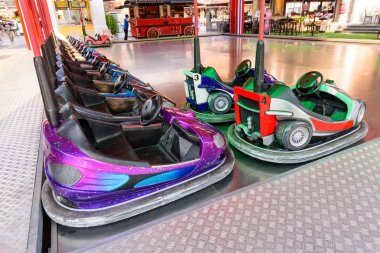 Karnaval parkta çarpmak