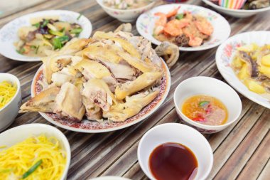 yemek için teklifleri Çin yeni yılı içinde ruhlar için yapmak / Tanrı'ya saygı