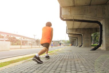 Adam çalıştırmadan önce germe