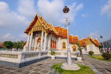 Bangkok, Tayland - 13 Mart, 2018: Wat Benchamabophit Dusitwanaram Simgesel Yapı gündoğumu zaman içinde / dışında Wat Benchamabophit Dusitwanaram Bangkok, Tayland 