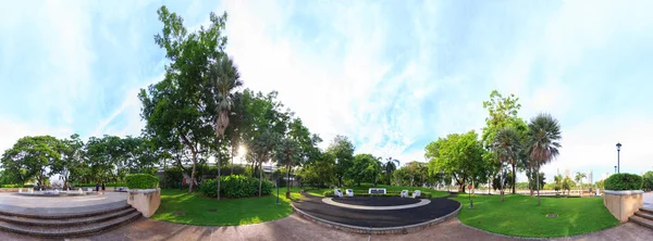 公共の公園の 360 度のパノラマ — ストック写真