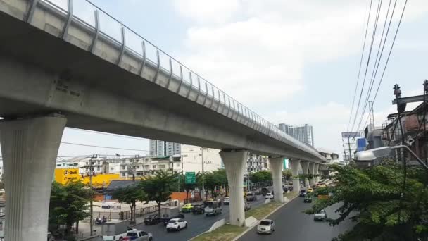 Bangkok Thajsko Října 2019 Mrt Elektrický Skytrain Jedoucí Železnici Stanici — Stock video