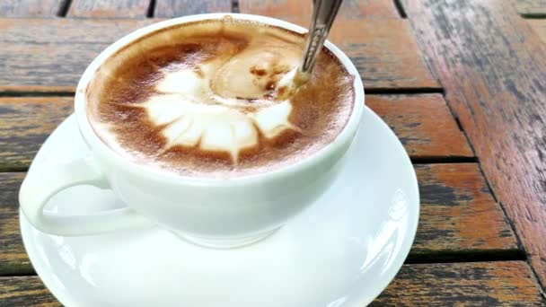 Kaffee Tasse Umrühren Und Trinken — Stockvideo