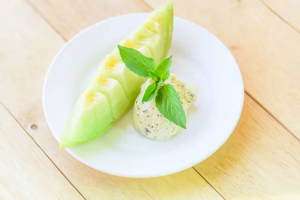 Ice Cream Melon Wood Table — Stock Photo, Image