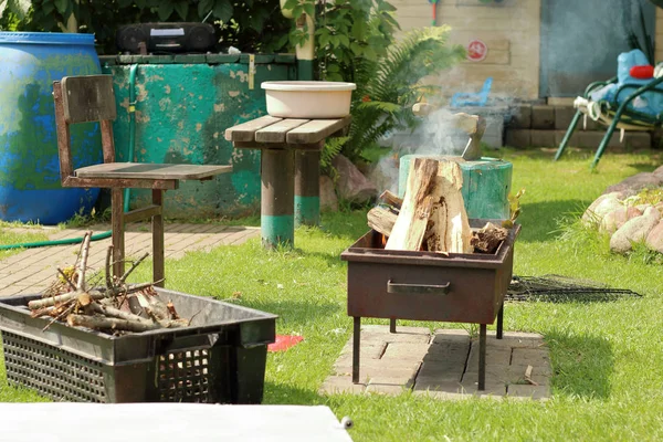 Yemek yanıyor. Barbekü