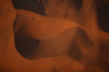 günbatımı üzerinde güzel çöl kumulları