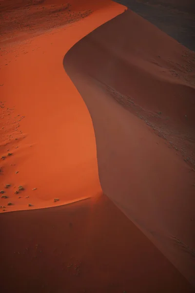 Bellissime dune del deserto al tramonto — Foto Stock
