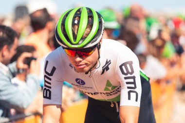 San Vicente de la Barquera, İspanya-7 Eylül 2019. Rasmus Fossum TILler, La Vuelta a Espaa 'nın 14. evresinde DIMENSION DATA Ekibi' nin bisikletçisi..