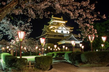 Castelo de Matsue durante 's festival vidades da primavera
