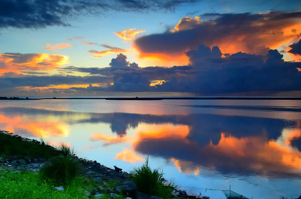 Восход Солнца Горизонте Облаках — стоковое фото