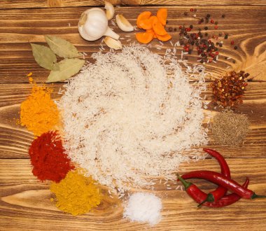 Sebzeli paella, pilav, rizzoto, lapa, lezzetli yemekler.  