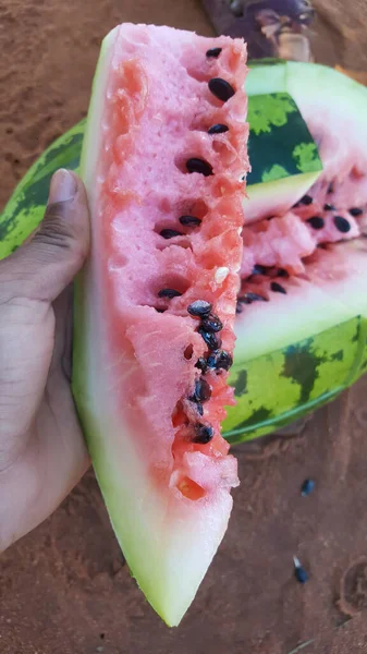 Una Rebanada Sandía Roja Brillante — Foto de Stock